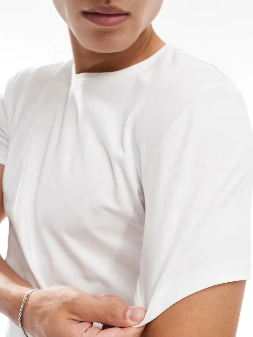 klasyczny biały t-shirt okrągły dekolt