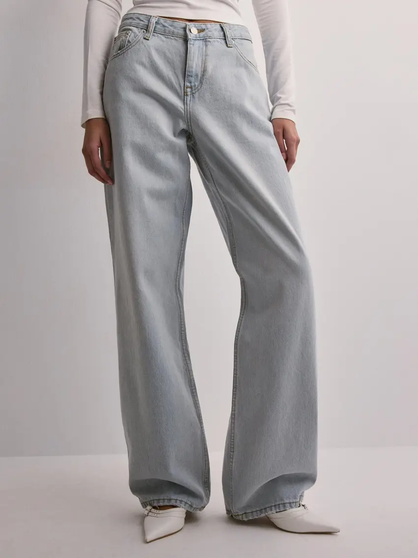 szerokie spodnie jeans