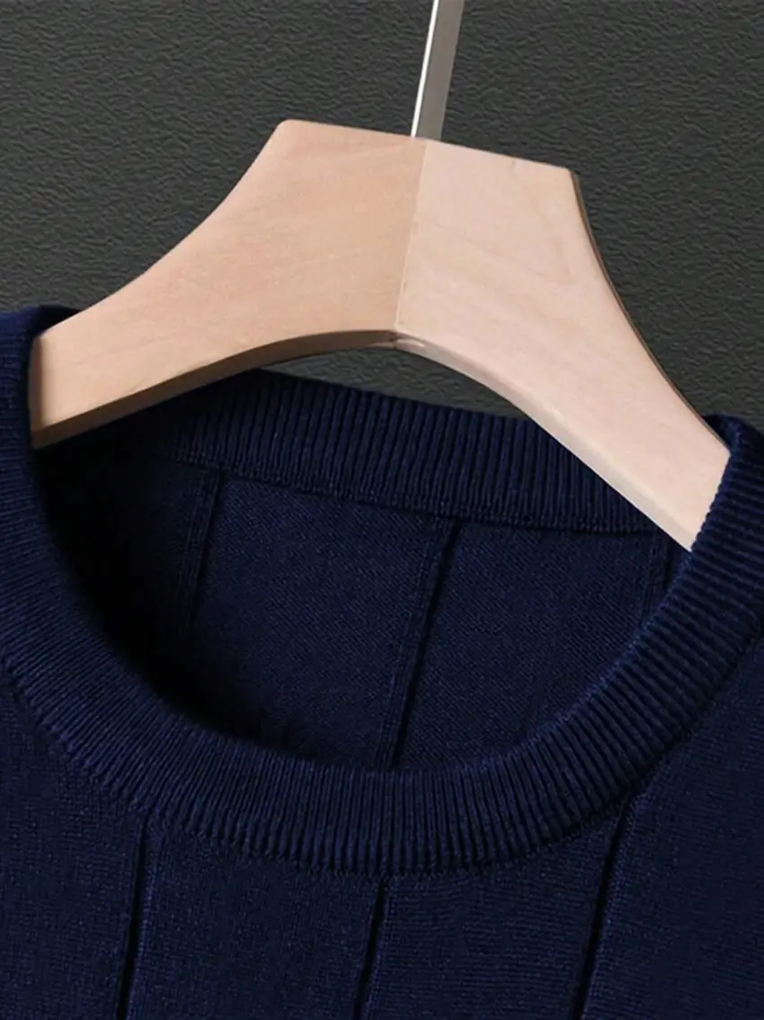 klasyczny granatowy sweter