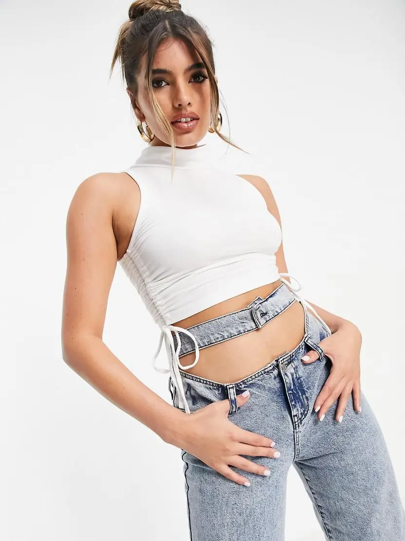 biały gładki CROP TOP MARSZCZENIE