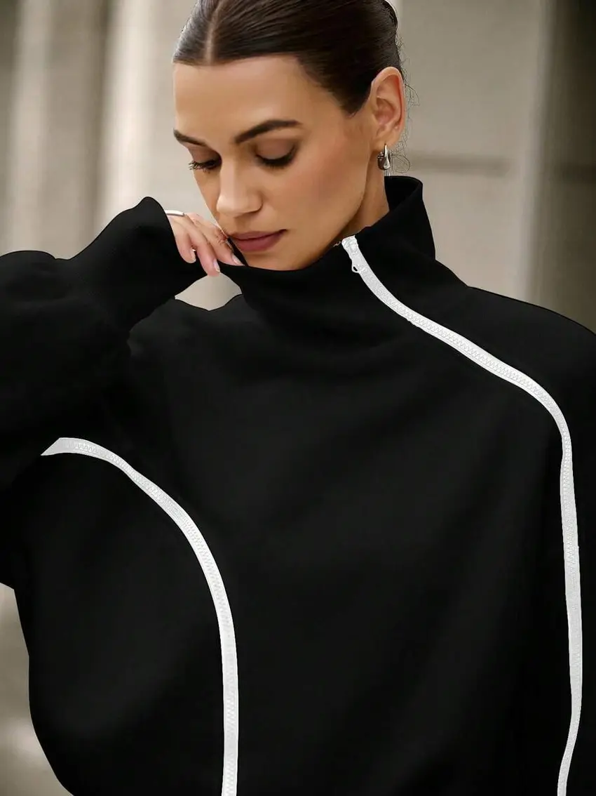 CZARNA BLUZA ZAMEK