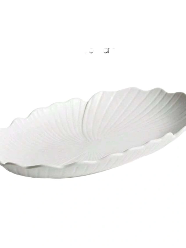 ceramiczny biały talerz podstawka