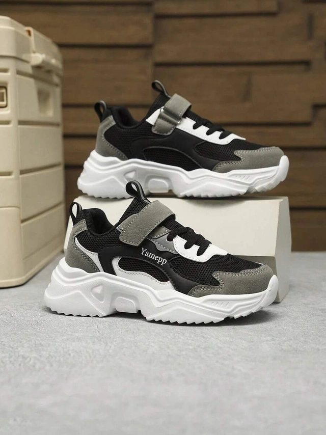 BUTY SPORTOWE RZEPY