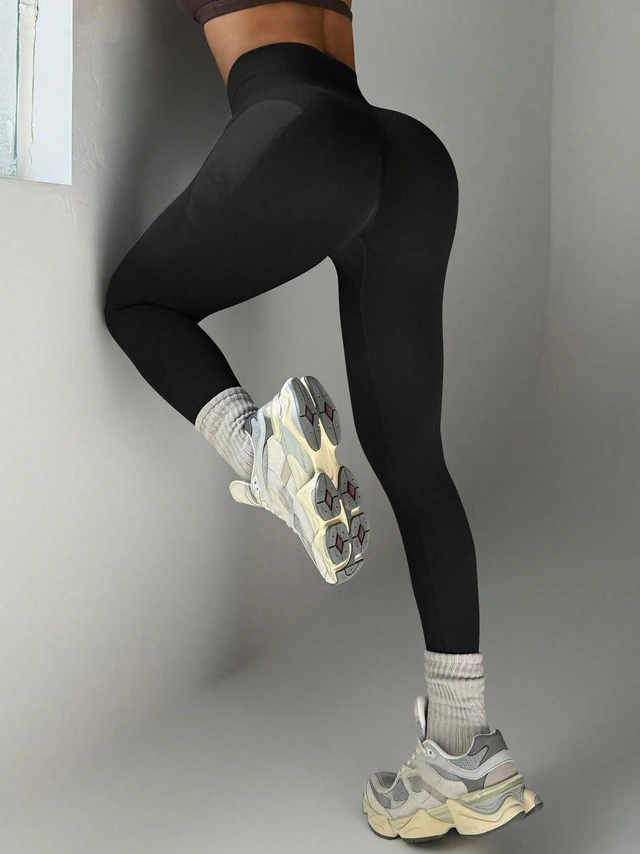 czarne sportowe legginsy