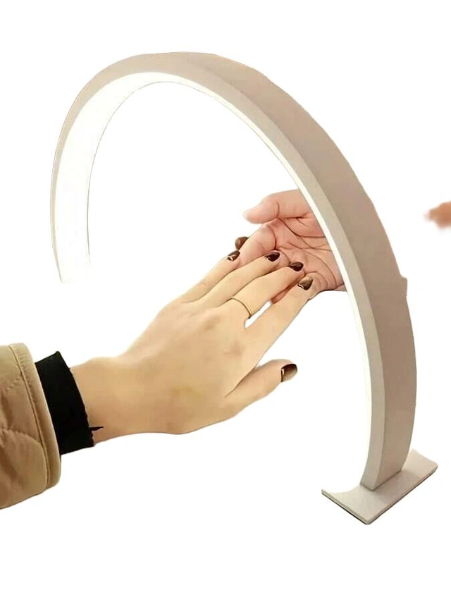 biała lampa półkole