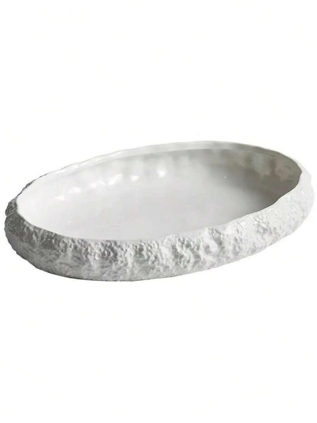 biały ceramiczny talerz