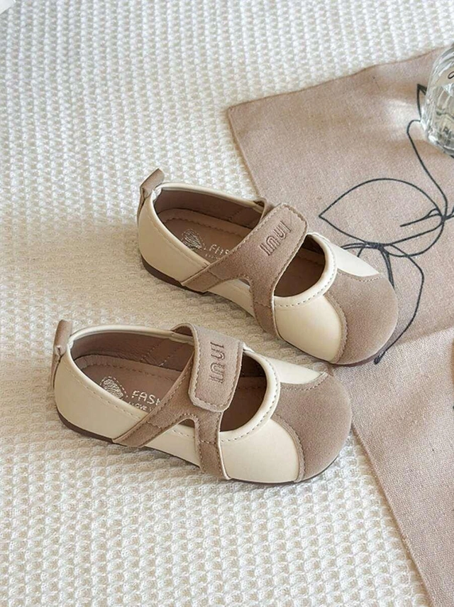 beżowe półbuty rzepy
