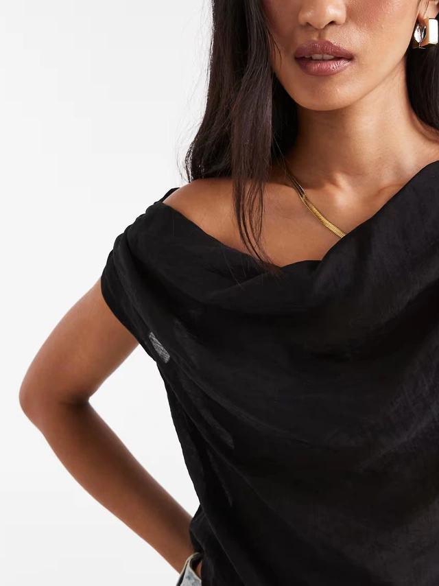 czarny top asymetria