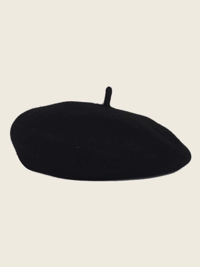 czarny beret casual