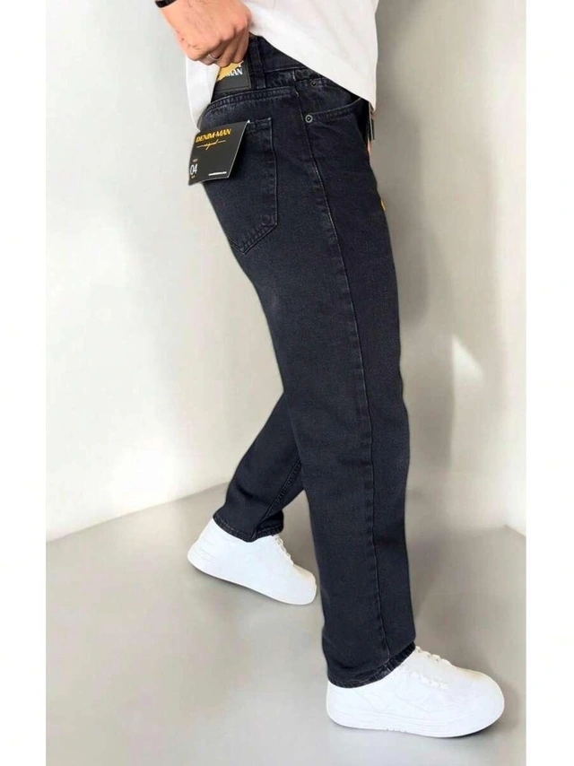 czarne spodnie jeans
