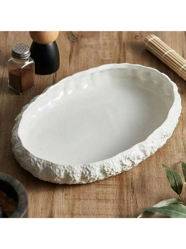 biały ceramiczny talerz
