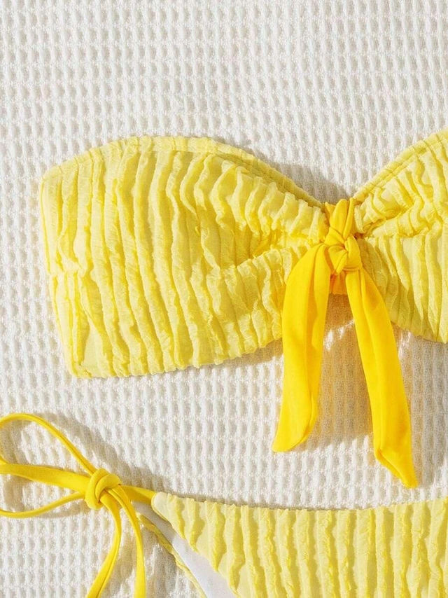 żółta góra od bikini