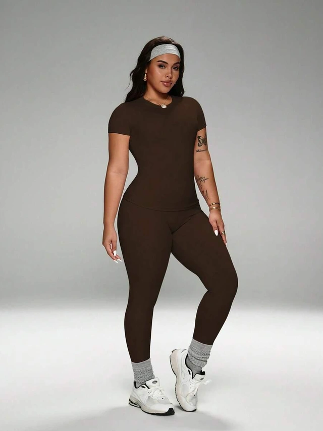 brązowa bluzka legginsy komplet