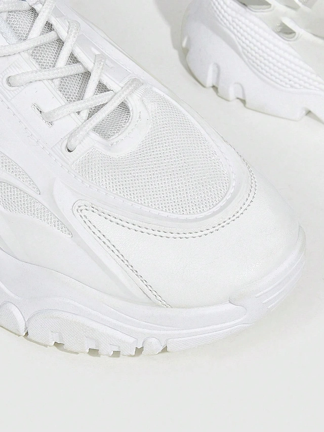 BIAŁE SZNUROWANE BUTY SPORTOWE