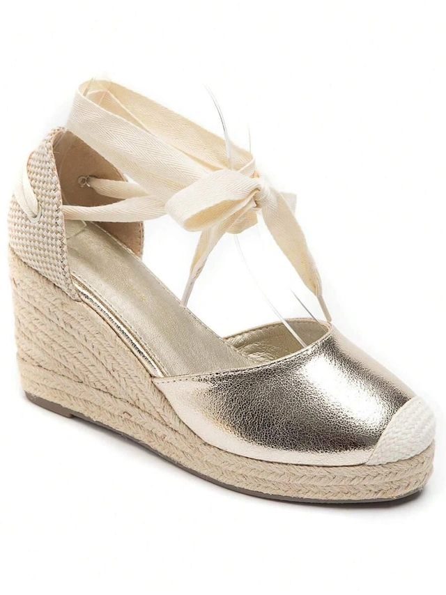 złote espadryle obcas