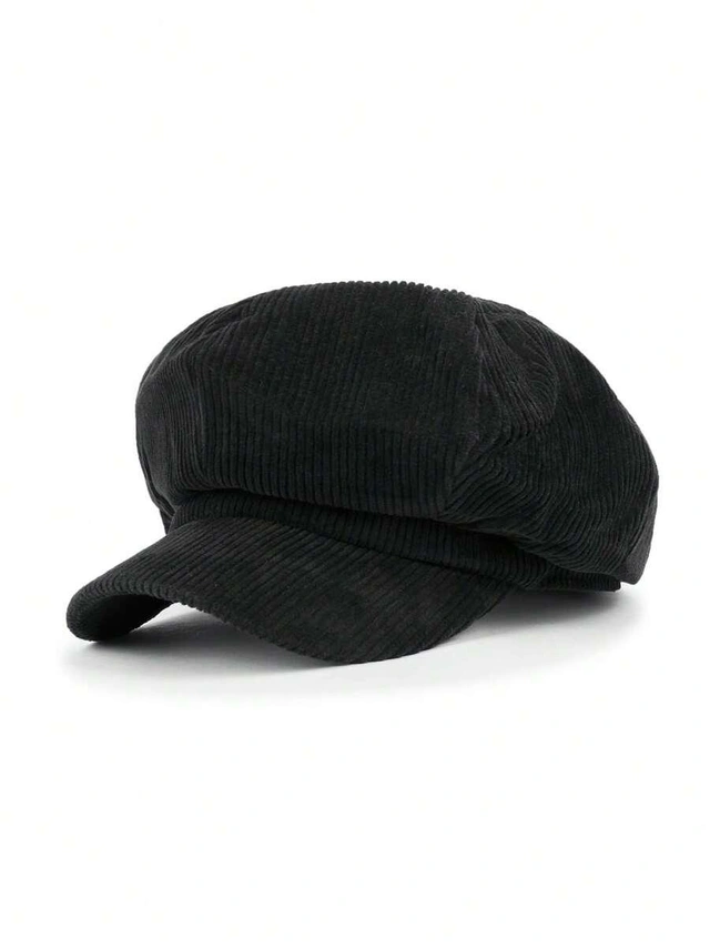 czarny beret z daszkiem