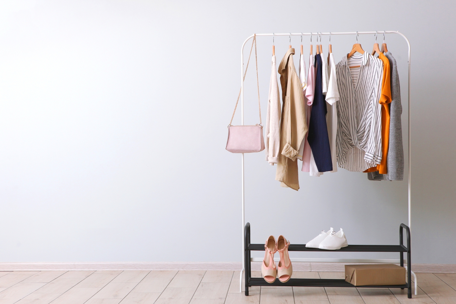 Jakie trendy modowe są passé? Sprawdź, jak się ubierać modnie